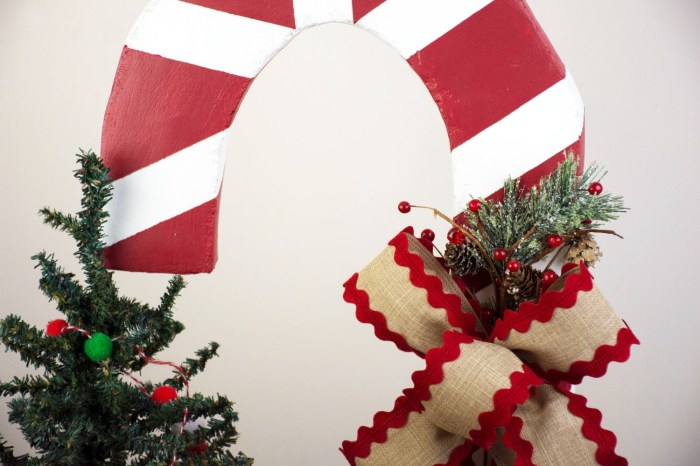 How to make a giant candy cane decoration